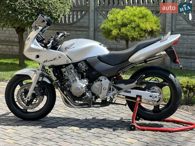 Серый Хонда CB 600F Hornet, объемом двигателя 0.6 л и пробегом 21 тыс. км за 4200 $, фото 2 на Automoto.ua