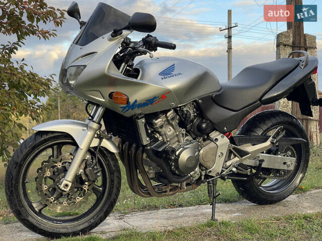 Серый Хонда CB 600F Hornet, объемом двигателя 0.6 л и пробегом 39 тыс. км за 3900 $, фото 2 на Automoto.ua