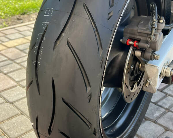Серый Хонда CB 600F Hornet, объемом двигателя 0.6 л и пробегом 21 тыс. км за 4200 $, фото 13 на Automoto.ua