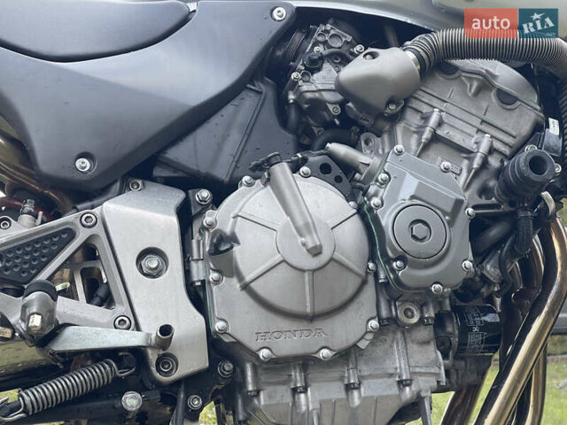 Серый Хонда CB 600F Hornet, объемом двигателя 0.6 л и пробегом 39 тыс. км за 3900 $, фото 17 на Automoto.ua