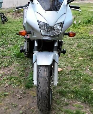 Серый Хонда CB 600F Hornet, объемом двигателя 0.6 л и пробегом 49 тыс. км за 3900 $, фото 3 на Automoto.ua