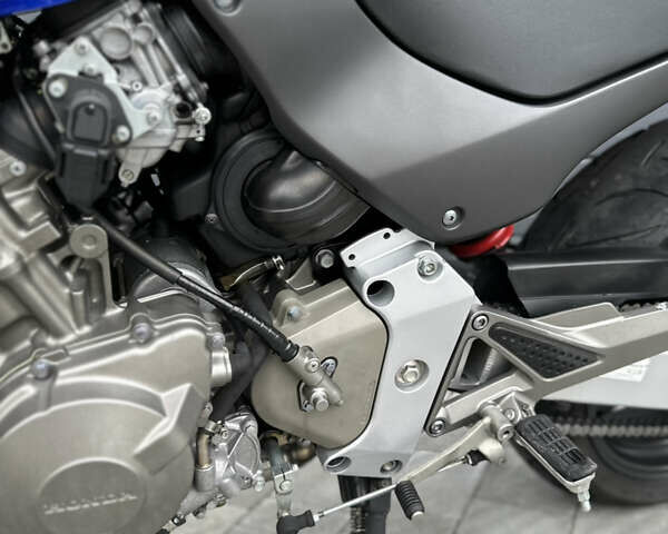 Синій Хонда CB 600F Hornet, об'ємом двигуна 0.6 л та пробігом 25 тис. км за 3799 $, фото 21 на Automoto.ua