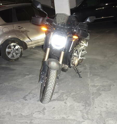 Черный Хонда CB 650R, объемом двигателя 0.65 л и пробегом 7 тыс. км за 8500 $, фото 7 на Automoto.ua