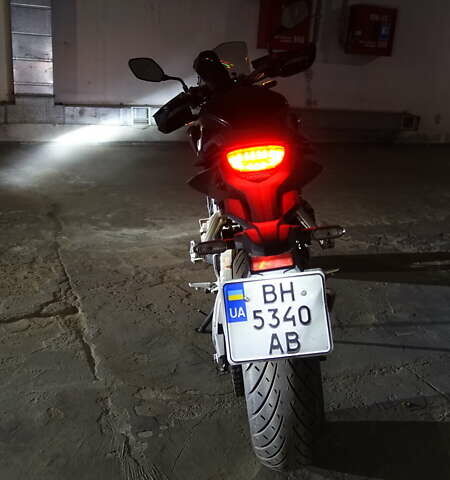 Черный Хонда CB 650R, объемом двигателя 0.65 л и пробегом 7 тыс. км за 8500 $, фото 5 на Automoto.ua