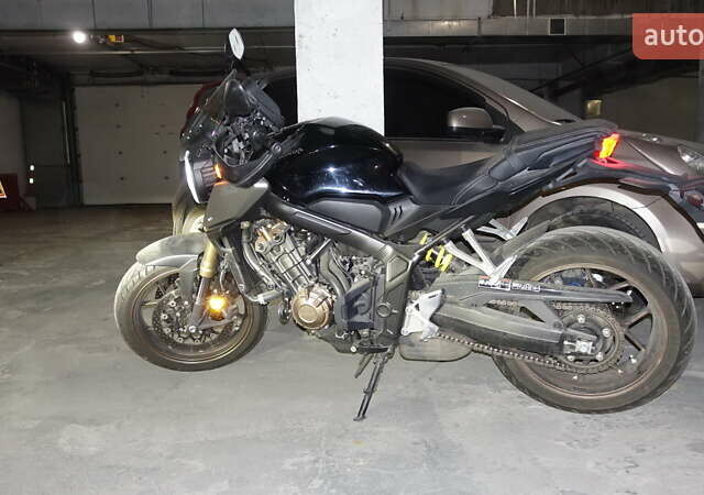 Черный Хонда CB 650R, объемом двигателя 0.65 л и пробегом 7 тыс. км за 8500 $, фото 1 на Automoto.ua