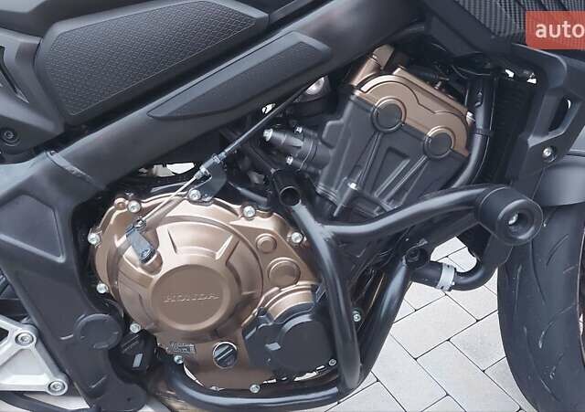 Черный Хонда CB 650R, объемом двигателя 0.65 л и пробегом 16 тыс. км за 8200 $, фото 10 на Automoto.ua