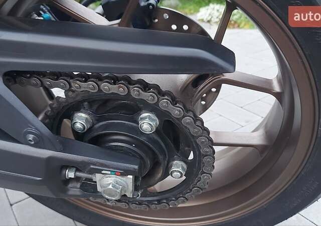 Черный Хонда CB 650R, объемом двигателя 0.65 л и пробегом 16 тыс. км за 8200 $, фото 16 на Automoto.ua