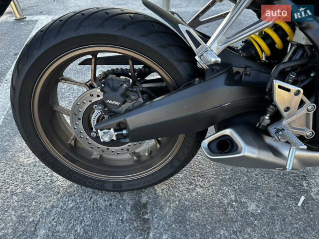 Красный Хонда CB 650R, объемом двигателя 0.6 л и пробегом 15 тыс. км за 7500 $, фото 14 на Automoto.ua