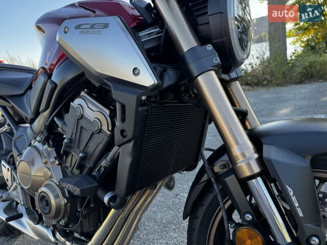 Красный Хонда CB 650R, объемом двигателя 0.6 л и пробегом 15 тыс. км за 7500 $, фото 12 на Automoto.ua