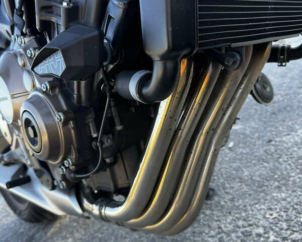 Красный Хонда CB 650R, объемом двигателя 0.6 л и пробегом 15 тыс. км за 7500 $, фото 13 на Automoto.ua