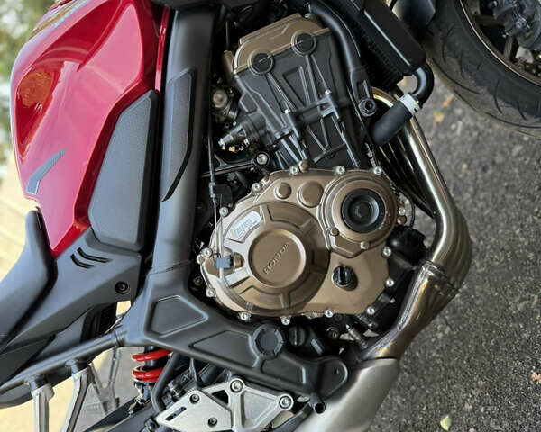 Красный Хонда CB 650R, объемом двигателя 0.65 л и пробегом 2 тыс. км за 9500 $, фото 5 на Automoto.ua
