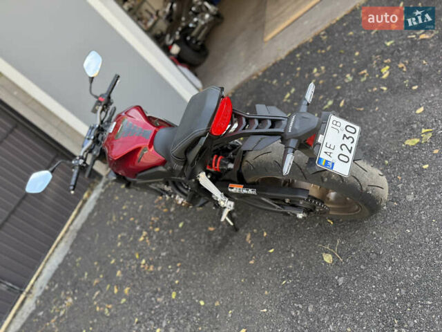 Красный Хонда CB 650R, объемом двигателя 0.65 л и пробегом 2 тыс. км за 9500 $, фото 2 на Automoto.ua