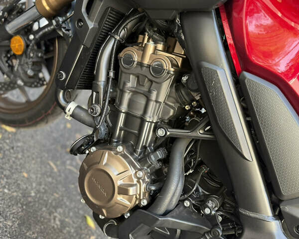 Красный Хонда CB 650R, объемом двигателя 0.65 л и пробегом 2 тыс. км за 9500 $, фото 4 на Automoto.ua
