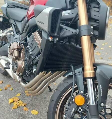 Красный Хонда CB 650R, объемом двигателя 0.65 л и пробегом 1 тыс. км за 10200 $, фото 1 на Automoto.ua