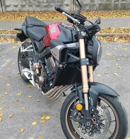 Красный Хонда CB 650R, объемом двигателя 0.65 л и пробегом 1 тыс. км за 10200 $, фото 26 на Automoto.ua