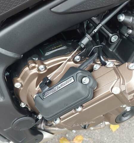 Красный Хонда CB 650R, объемом двигателя 0.65 л и пробегом 1 тыс. км за 10200 $, фото 2 на Automoto.ua
