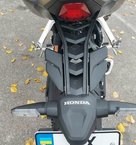 Красный Хонда CB 650R, объемом двигателя 0.65 л и пробегом 1 тыс. км за 10200 $, фото 4 на Automoto.ua