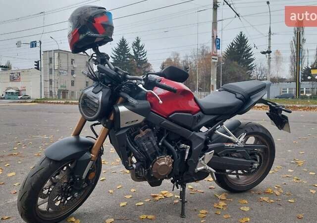 Красный Хонда CB 650R, объемом двигателя 0.65 л и пробегом 1 тыс. км за 10200 $, фото 9 на Automoto.ua