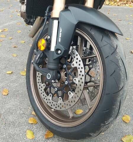 Красный Хонда CB 650R, объемом двигателя 0.65 л и пробегом 1 тыс. км за 10200 $, фото 13 на Automoto.ua