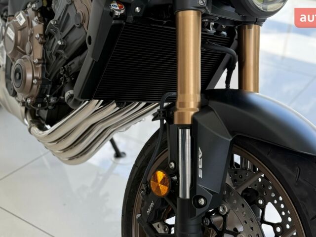 купить новое авто Хонда CB 650R 2025 года от официального дилера «Форсаж авто» Хонда фото