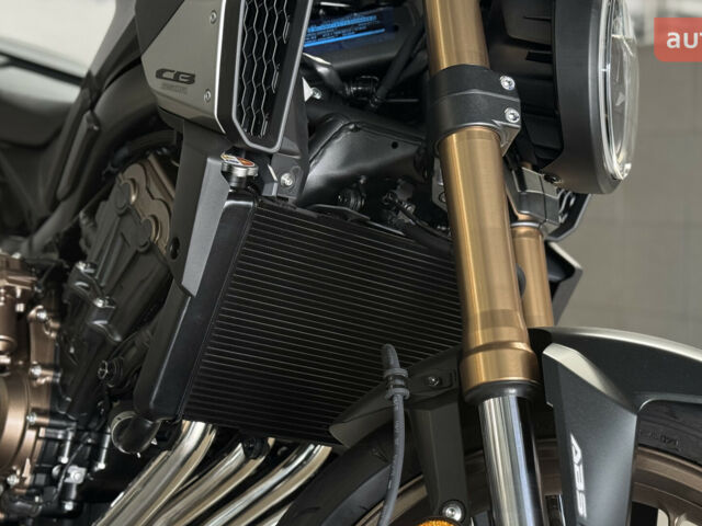 Хонда CB 650R, объемом двигателя 0.65 л и пробегом 0 тыс. км за 10560 $, фото 14 на Automoto.ua