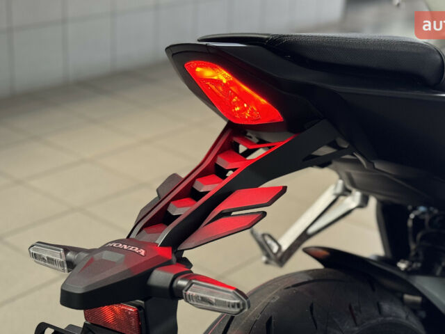 Хонда CB 650R, объемом двигателя 0.65 л и пробегом 0 тыс. км за 10085 $, фото 19 на Automoto.ua