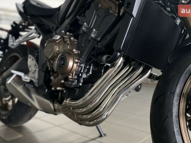 Хонда CB 650R, объемом двигателя 0.65 л и пробегом 0 тыс. км за 10085 $, фото 13 на Automoto.ua