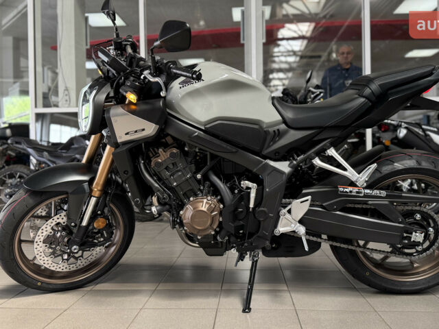 Хонда CB 650R, объемом двигателя 0.65 л и пробегом 0 тыс. км за 10560 $, фото 4 на Automoto.ua