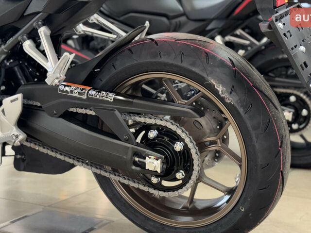 Хонда CB 650R, объемом двигателя 0.65 л и пробегом 0 тыс. км за 10085 $, фото 13 на Automoto.ua