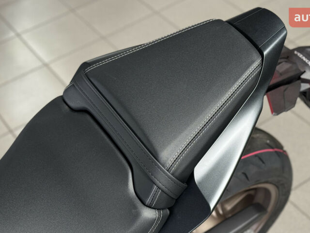 Хонда CB 650R, объемом двигателя 0.65 л и пробегом 0 тыс. км за 10085 $, фото 18 на Automoto.ua