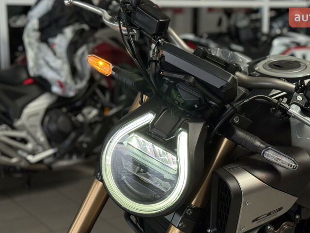 Хонда CB 650R, объемом двигателя 0.65 л и пробегом 0 тыс. км за 10085 $, фото 8 на Automoto.ua