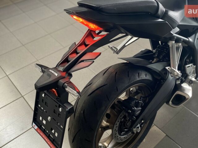 Хонда CB 650R, объемом двигателя 0.65 л и пробегом 0 тыс. км за 10085 $, фото 24 на Automoto.ua