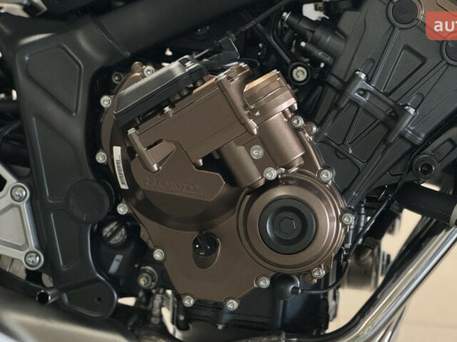 Хонда CB 650R, объемом двигателя 0.65 л и пробегом 0 тыс. км за 10085 $, фото 11 на Automoto.ua