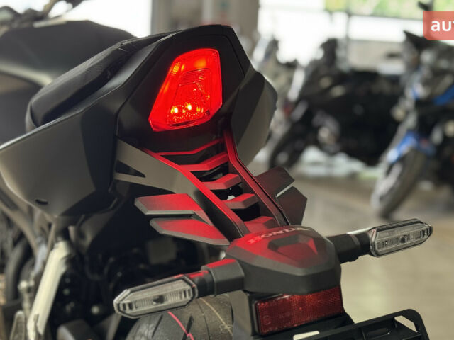 Хонда CB 650R, объемом двигателя 0.65 л и пробегом 0 тыс. км за 10560 $, фото 23 на Automoto.ua