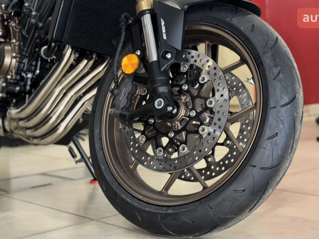 Хонда CB 650R, объемом двигателя 0.65 л и пробегом 0 тыс. км за 10085 $, фото 14 на Automoto.ua