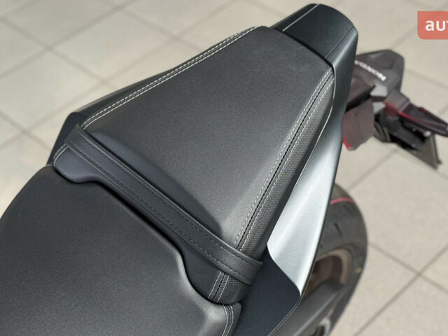 Хонда CB 650R, объемом двигателя 0.65 л и пробегом 0 тыс. км за 10560 $, фото 22 на Automoto.ua