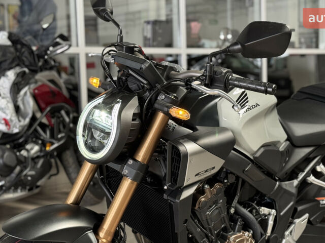 Хонда CB 650R, объемом двигателя 0.65 л и пробегом 0 тыс. км за 10560 $, фото 8 на Automoto.ua