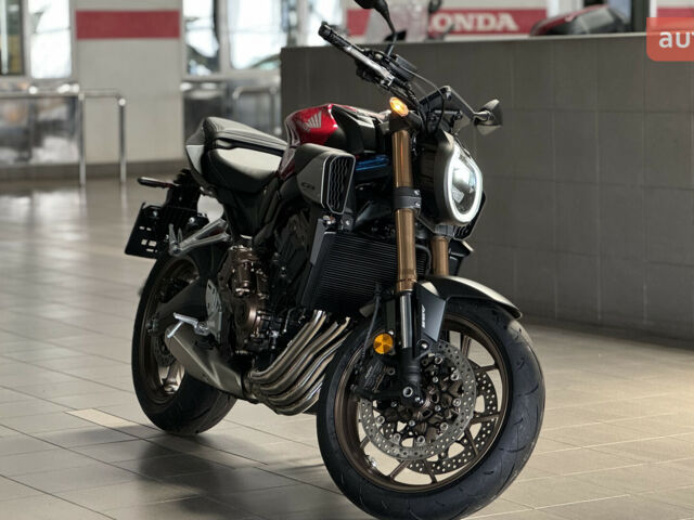 Хонда CB 650R, объемом двигателя 0.65 л и пробегом 0 тыс. км за 10085 $, фото 20 на Automoto.ua