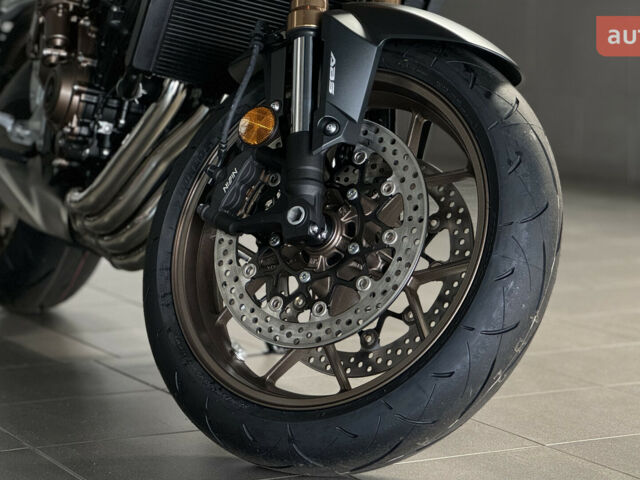 Хонда CB 650R, объемом двигателя 0.65 л и пробегом 0 тыс. км за 10085 $, фото 12 на Automoto.ua