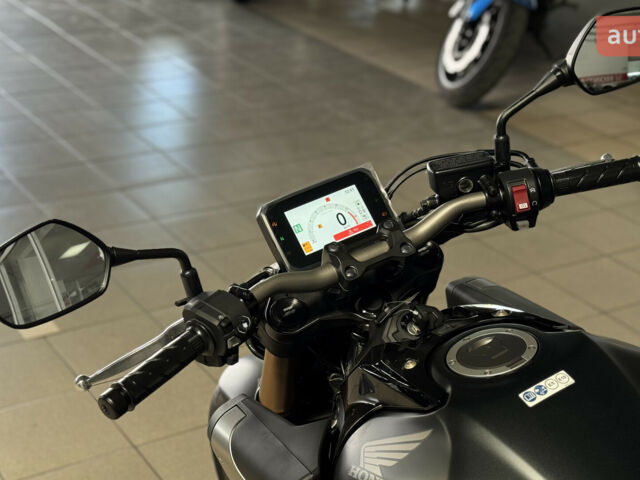 Хонда CB 650R, объемом двигателя 0.65 л и пробегом 0 тыс. км за 10560 $, фото 8 на Automoto.ua