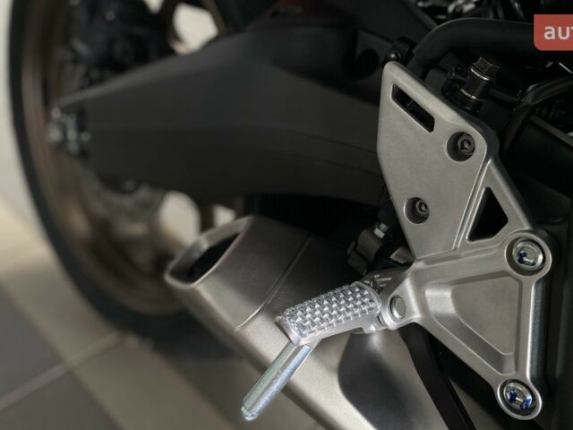 Хонда CB 650R, объемом двигателя 0.65 л и пробегом 0 тыс. км за 10085 $, фото 14 на Automoto.ua