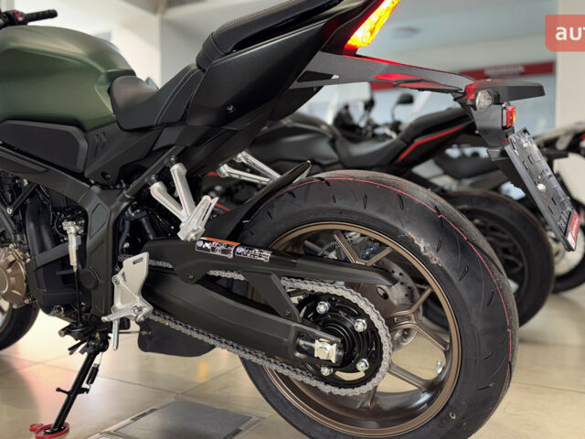 Хонда CB 650R, объемом двигателя 0.65 л и пробегом 0 тыс. км за 10085 $, фото 15 на Automoto.ua