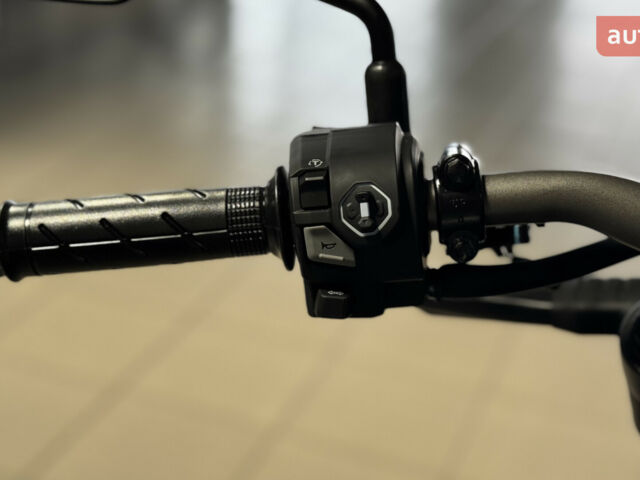 Хонда CB 650R, объемом двигателя 0.65 л и пробегом 0 тыс. км за 10560 $, фото 16 на Automoto.ua