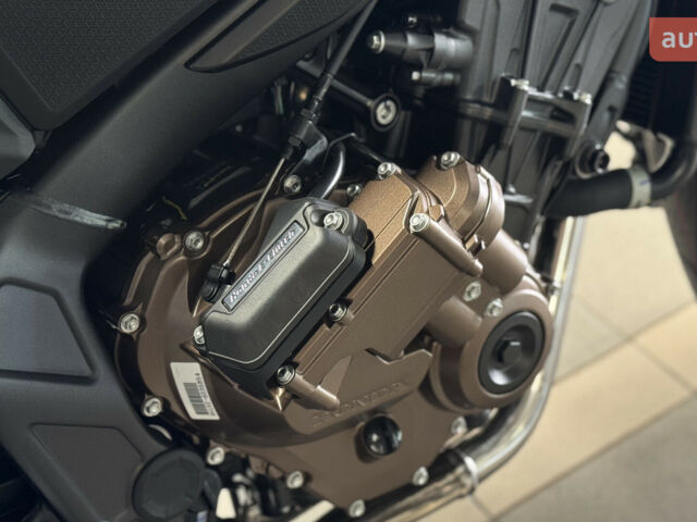 Хонда CB 650R, объемом двигателя 0.65 л и пробегом 0 тыс. км за 10560 $, фото 17 на Automoto.ua