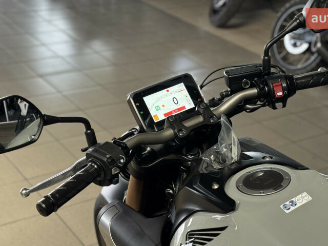 Хонда CB 650R, объемом двигателя 0.65 л и пробегом 0 тыс. км за 10560 $, фото 11 на Automoto.ua