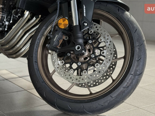 Хонда CB 650R, объемом двигателя 0.65 л и пробегом 0 тыс. км за 10560 $, фото 15 на Automoto.ua