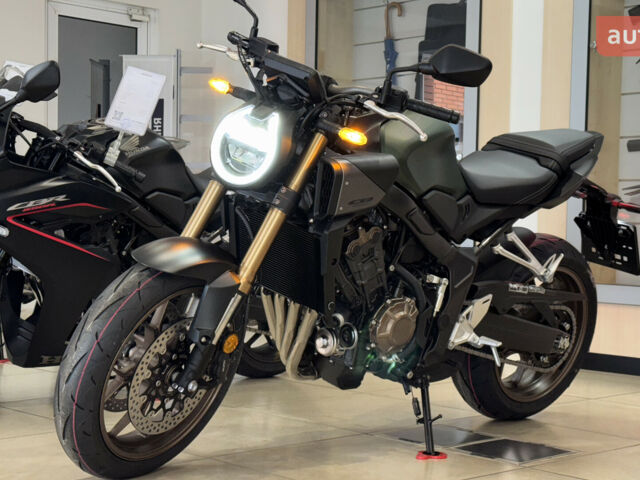 Хонда CB 650R, объемом двигателя 0.65 л и пробегом 0 тыс. км за 10085 $, фото 19 на Automoto.ua