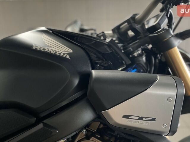Хонда CB 650R, объемом двигателя 0.65 л и пробегом 0 тыс. км за 10085 $, фото 12 на Automoto.ua