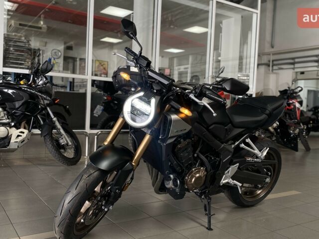Хонда CB 650R, объемом двигателя 0.65 л и пробегом 0 тыс. км за 10085 $, фото 4 на Automoto.ua
