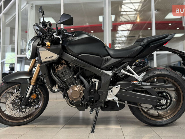 Хонда CB 650R, объемом двигателя 0.65 л и пробегом 0 тыс. км за 10560 $, фото 4 на Automoto.ua